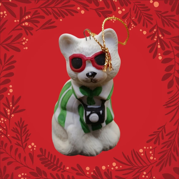 Christmas ornament cat photographer with sunglasses - Picture 6 of 7